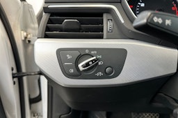 valkoinen Audi A4 2017 kuva 20.