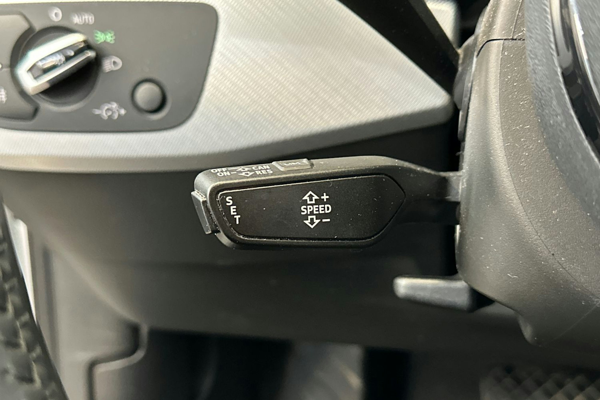valkoinen Audi A4 2017 kuva 23.