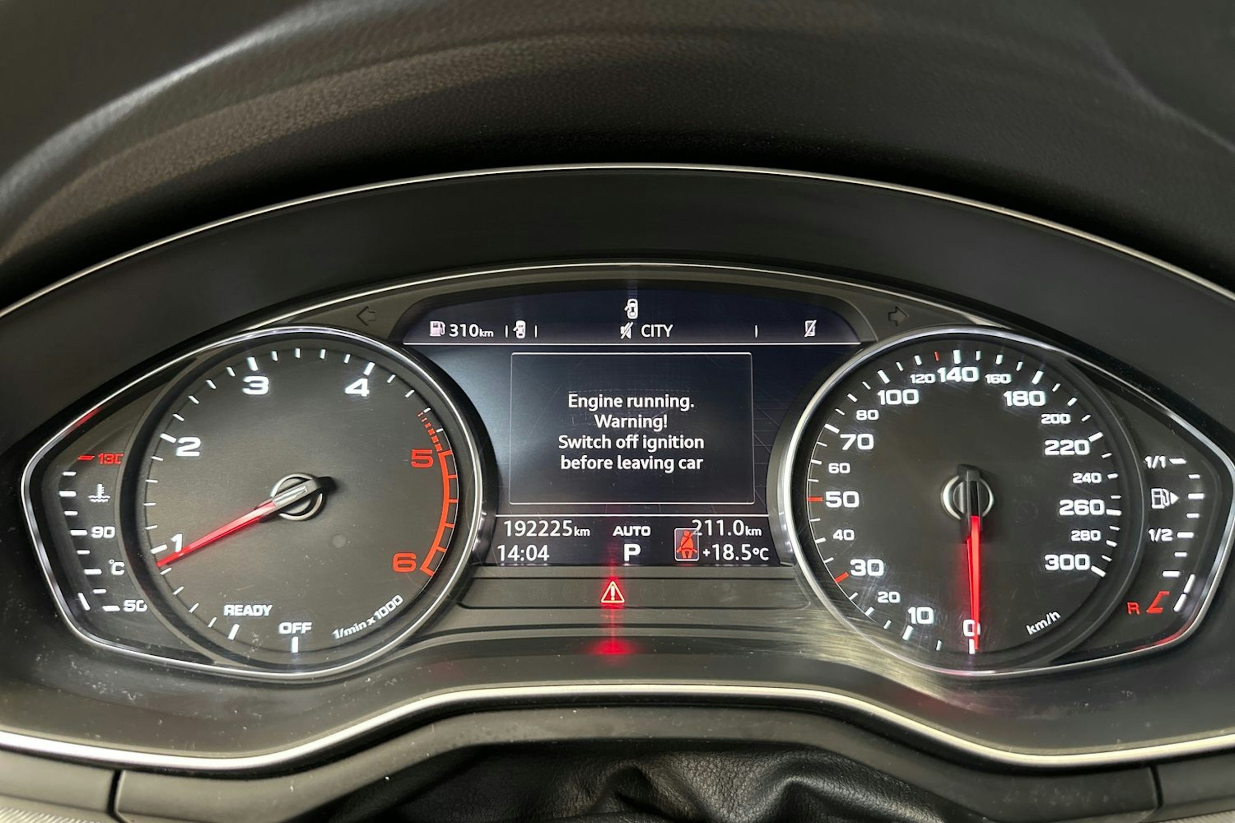 valkoinen Audi A4 2017 kuva 24.