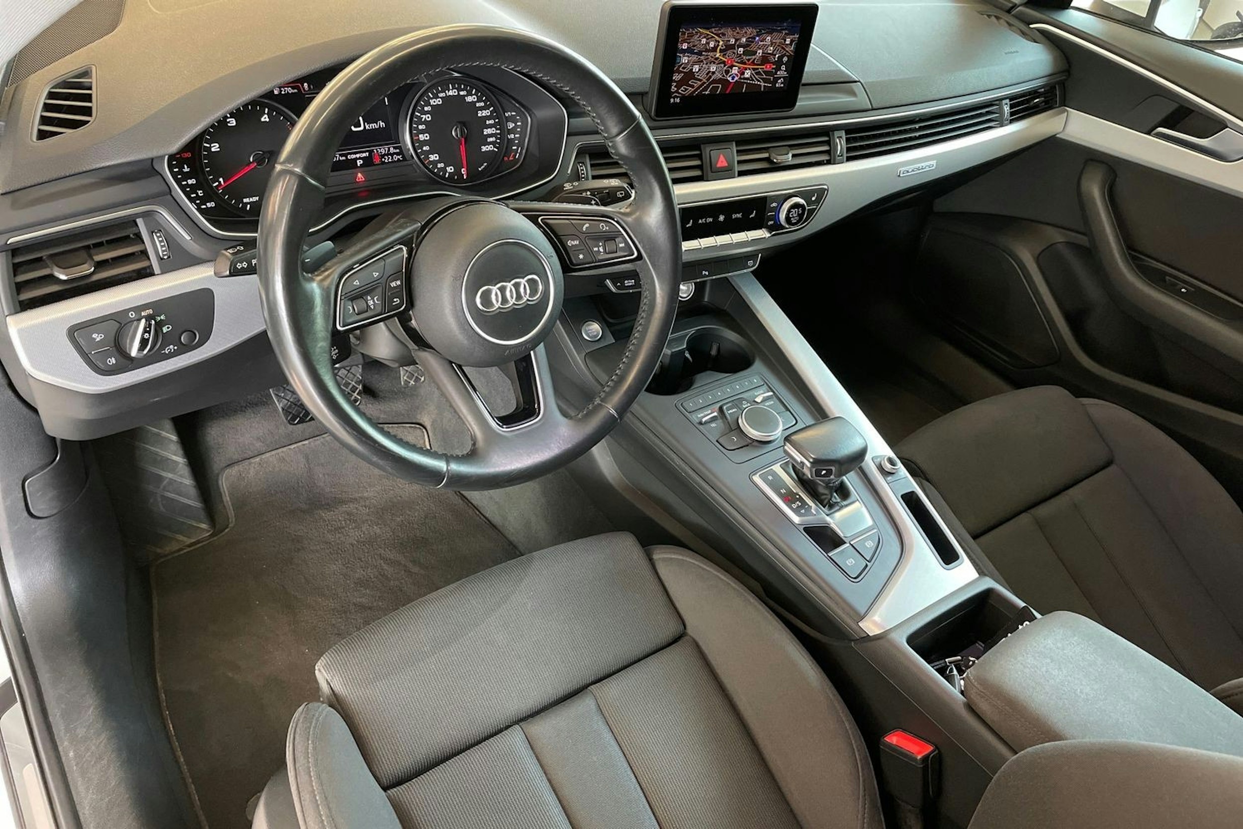 Valkoinen Audi A4 2017 kuva 7.