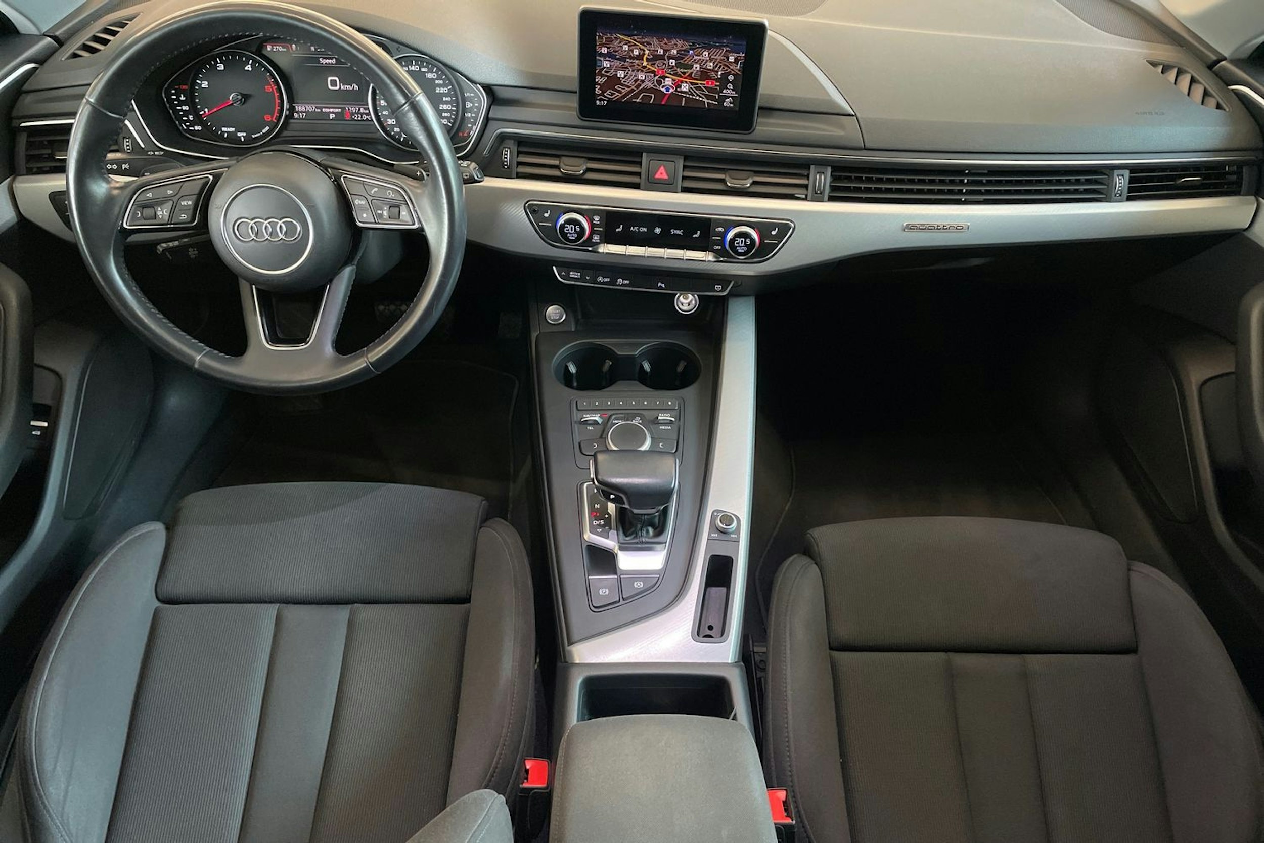 Valkoinen Audi A4 2017 kuva 9.
