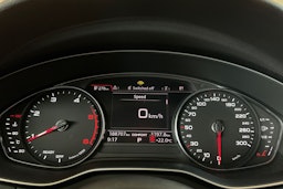 Valkoinen Audi A4 2017 kuva 16.