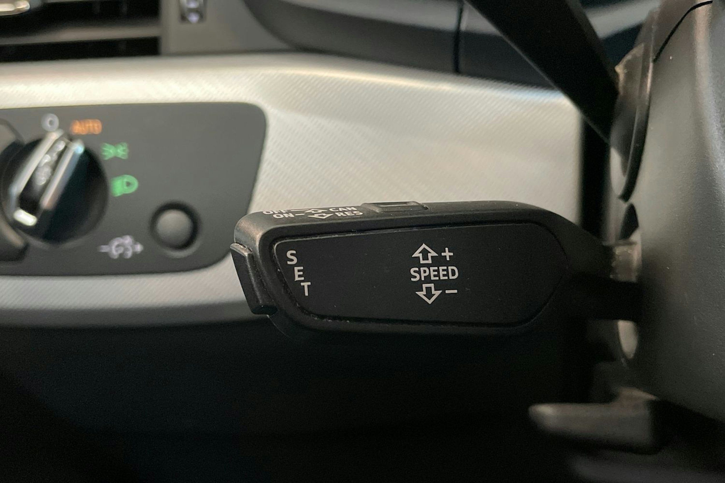Valkoinen Audi A4 2017 kuva 18.