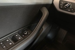 Valkoinen Audi A4 2017 kuva 20.