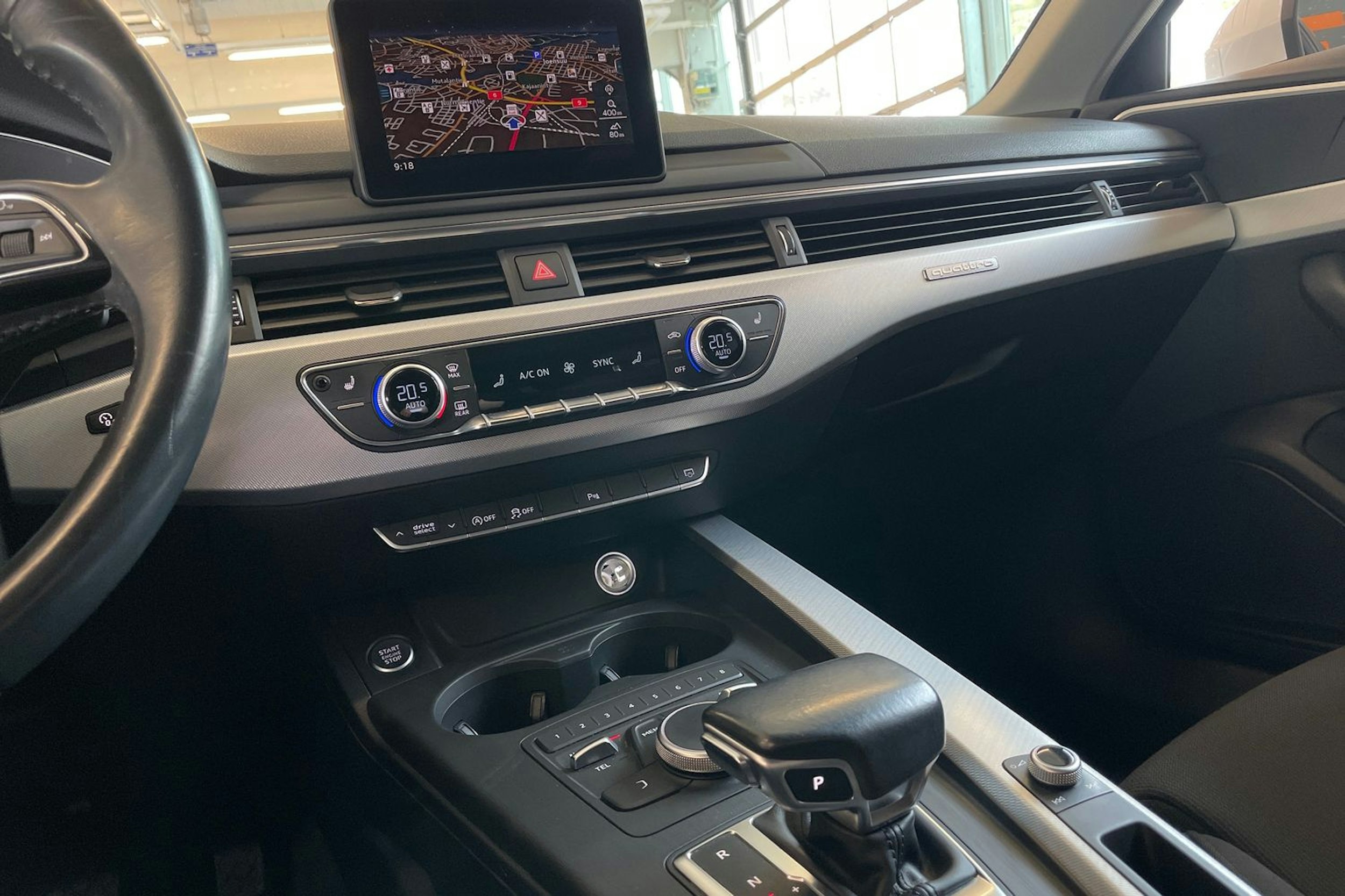 Valkoinen Audi A4 2017 kuva 21.