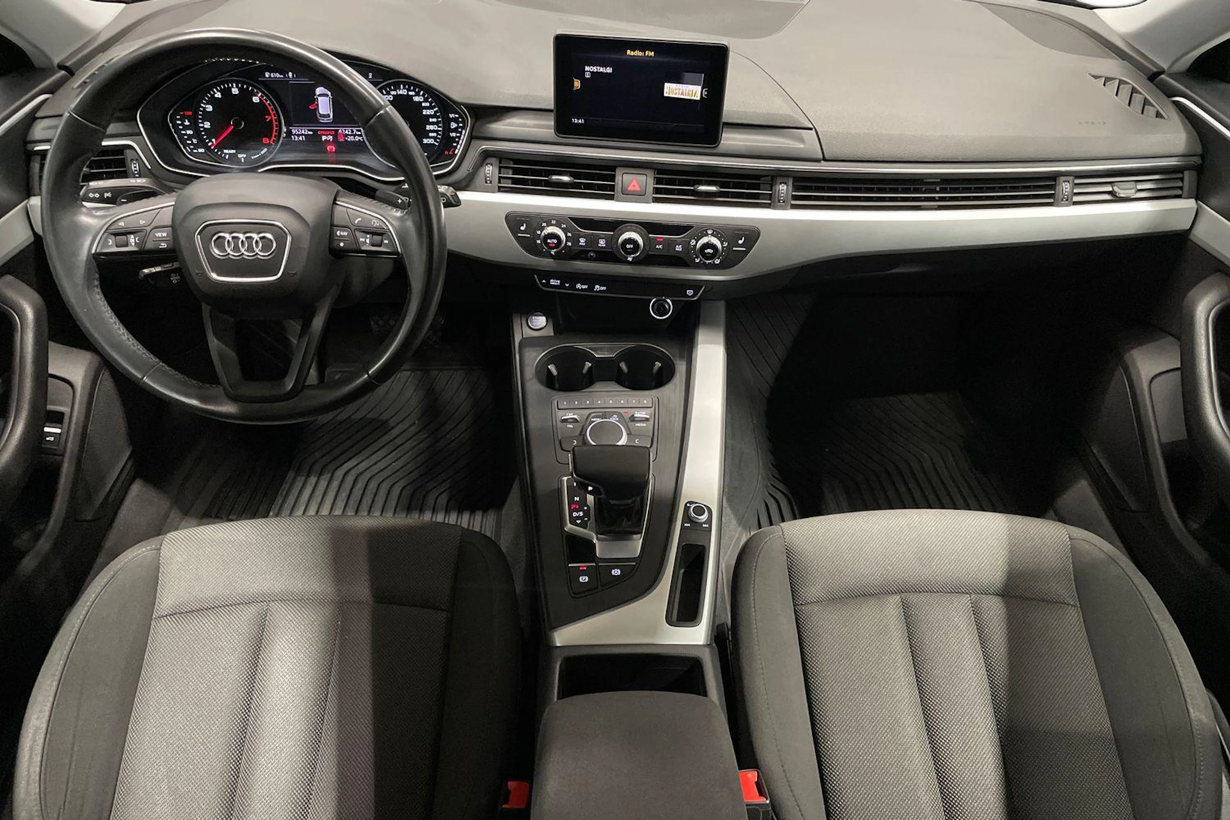 ruskea (beige) Audi A4 2017 kuva 9.