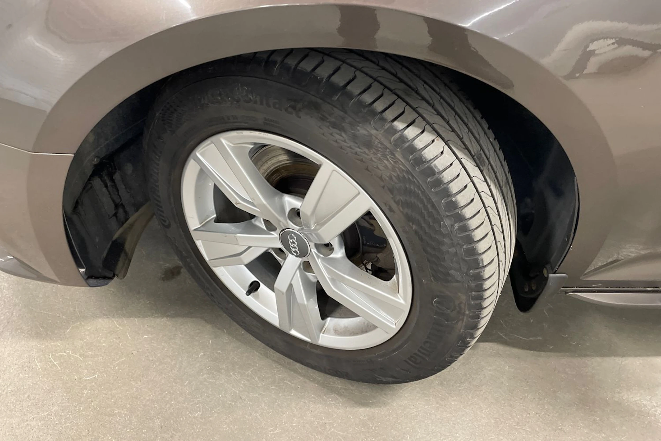 ruskea (beige) Audi A4 2017 kuva 13.