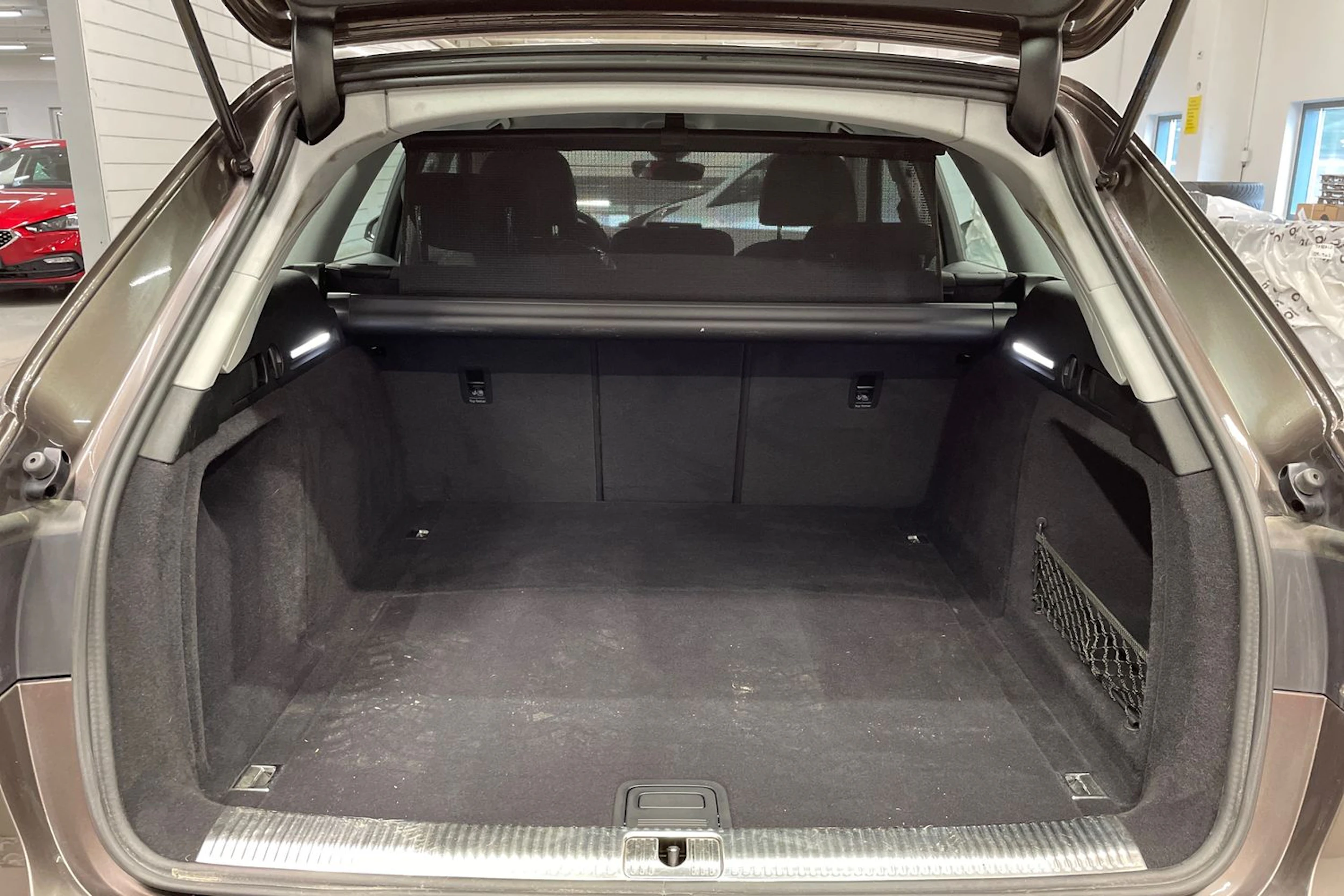 ruskea (beige) Audi A4 2017 kuva 16.