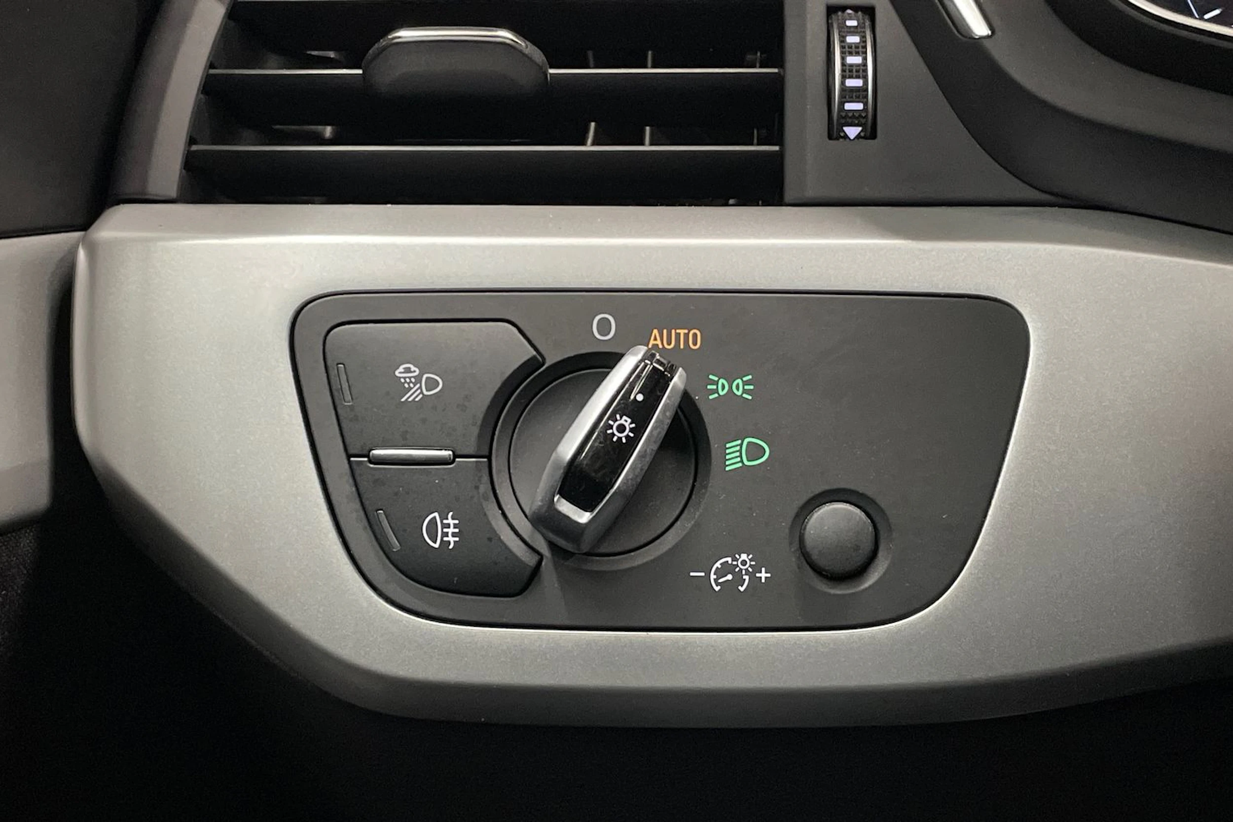 ruskea (beige) Audi A4 2017 kuva 21.