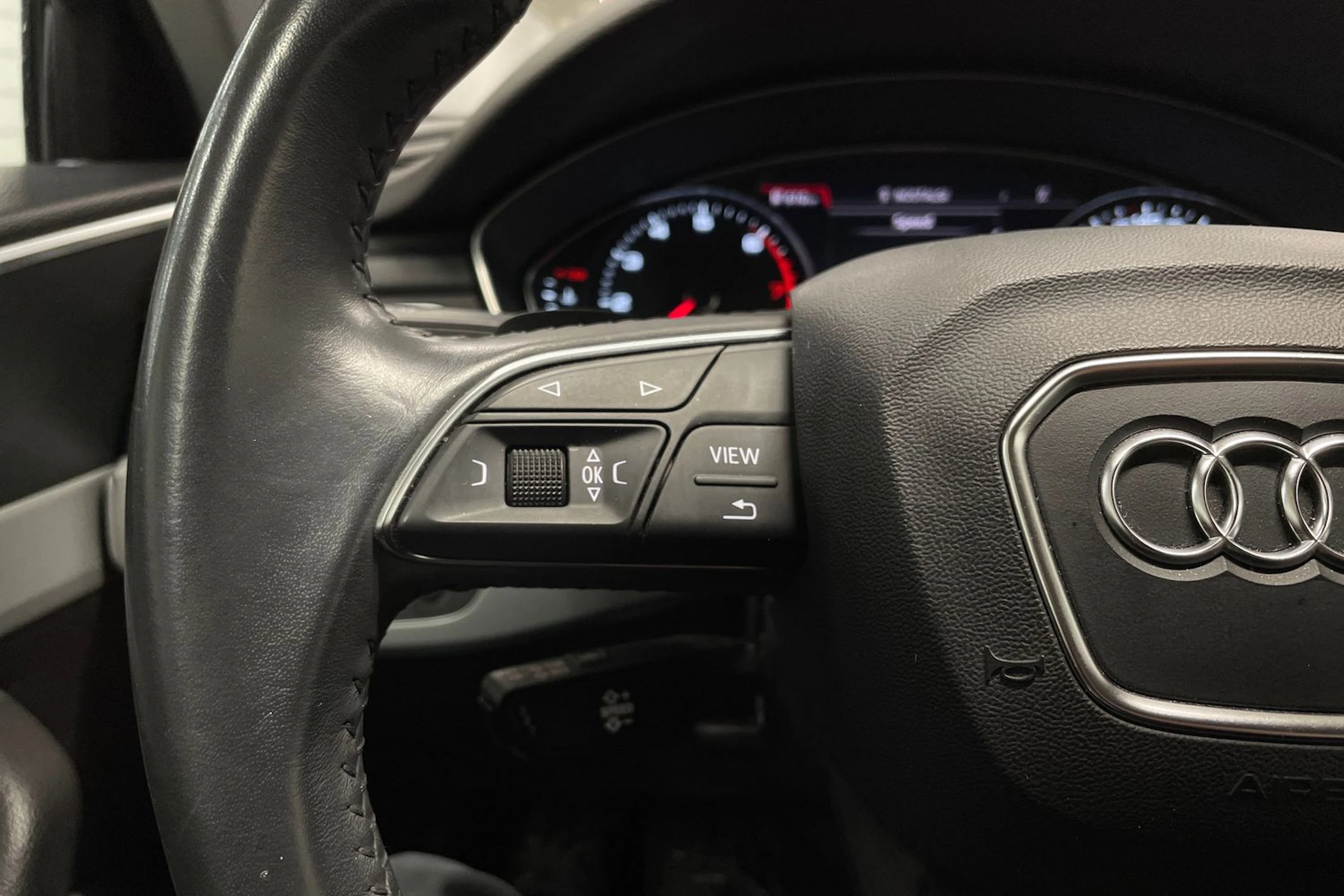 ruskea (beige) Audi A4 2017 kuva 22.