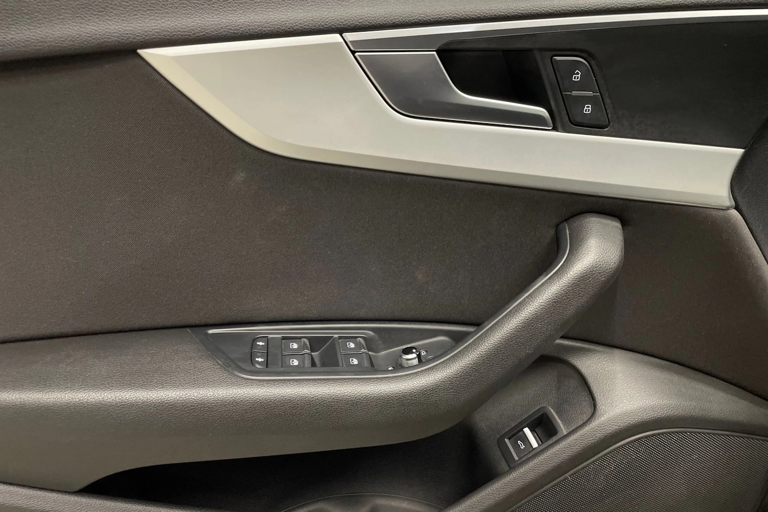 ruskea (beige) Audi A4 2017 kuva 24.