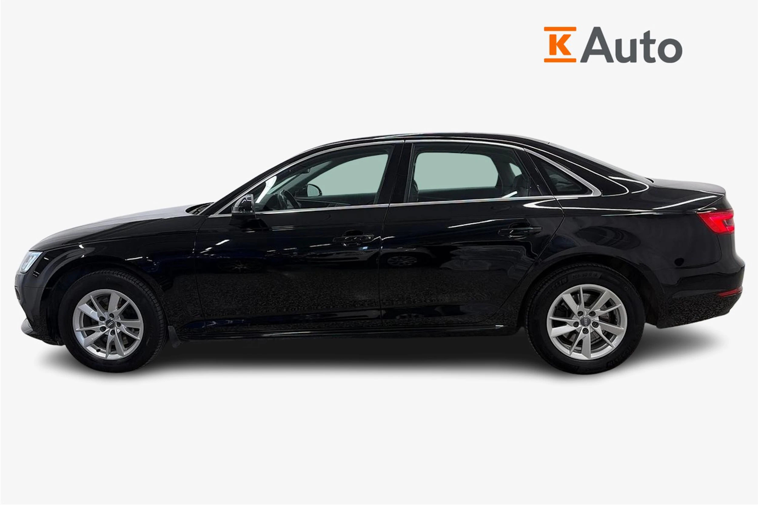 Musta Audi A4 2017 kuva 5.