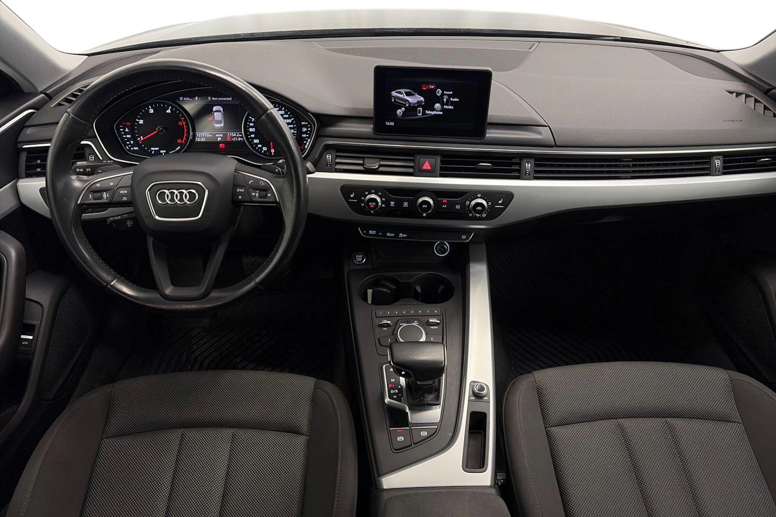 Musta Audi A4 2017 kuva 7.
