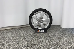 Musta Audi A4 2017 kuva 10.