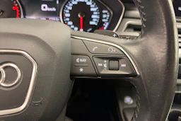 Musta Audi A4 2017 kuva 15.