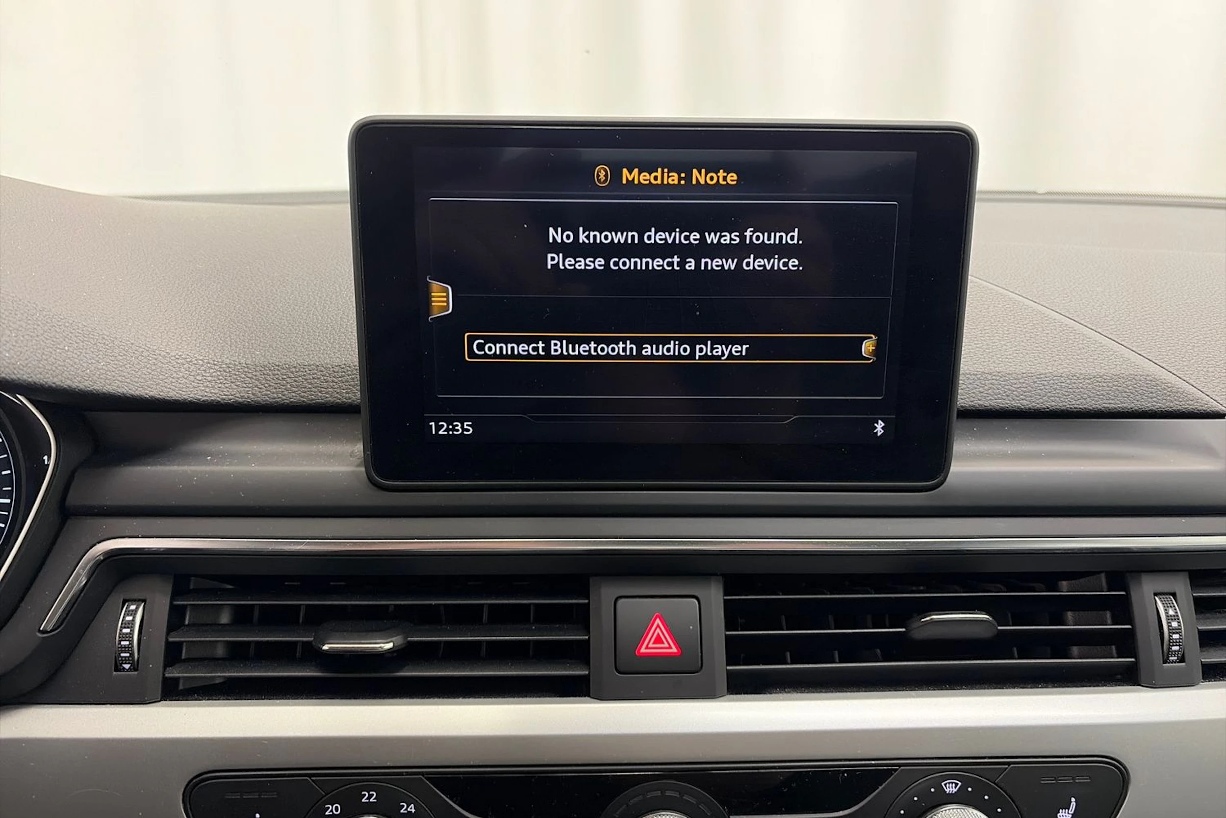 Musta Audi A4 2017 kuva 17.
