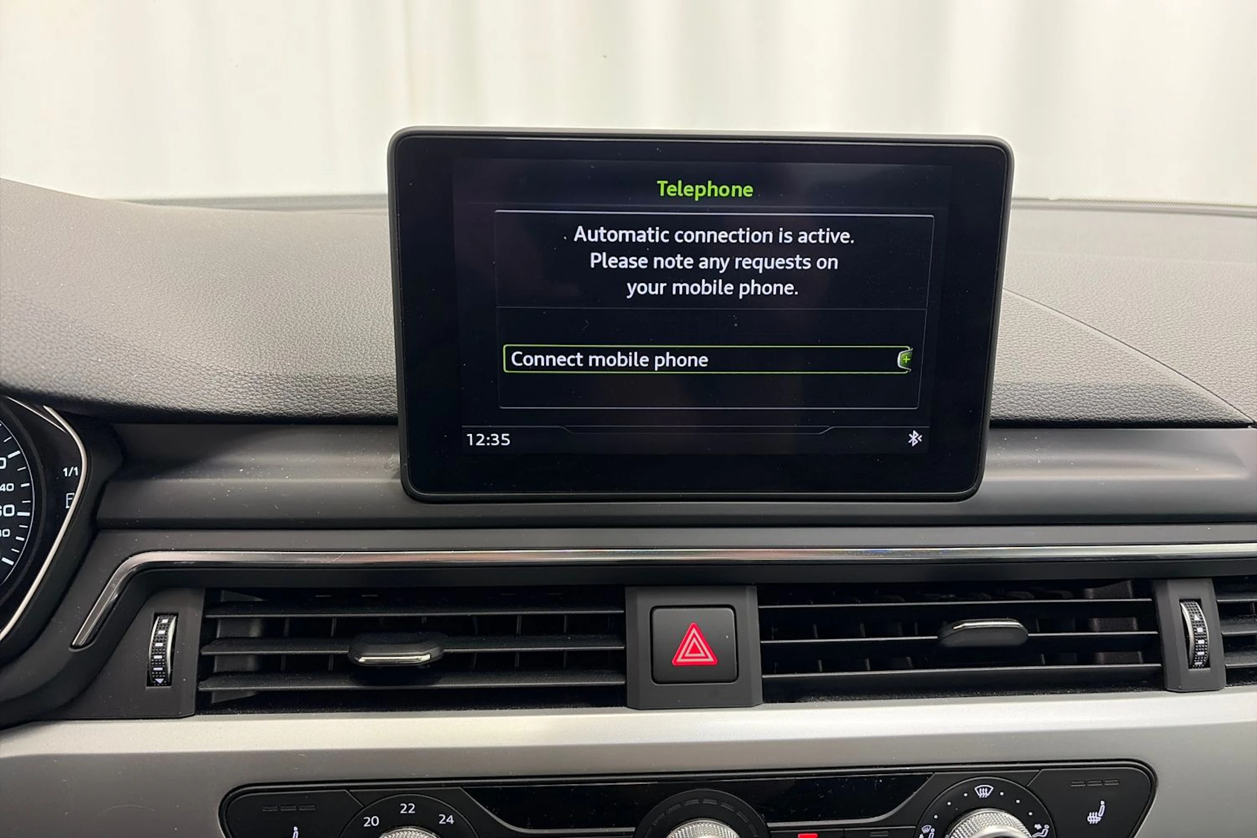 Musta Audi A4 2017 kuva 18.