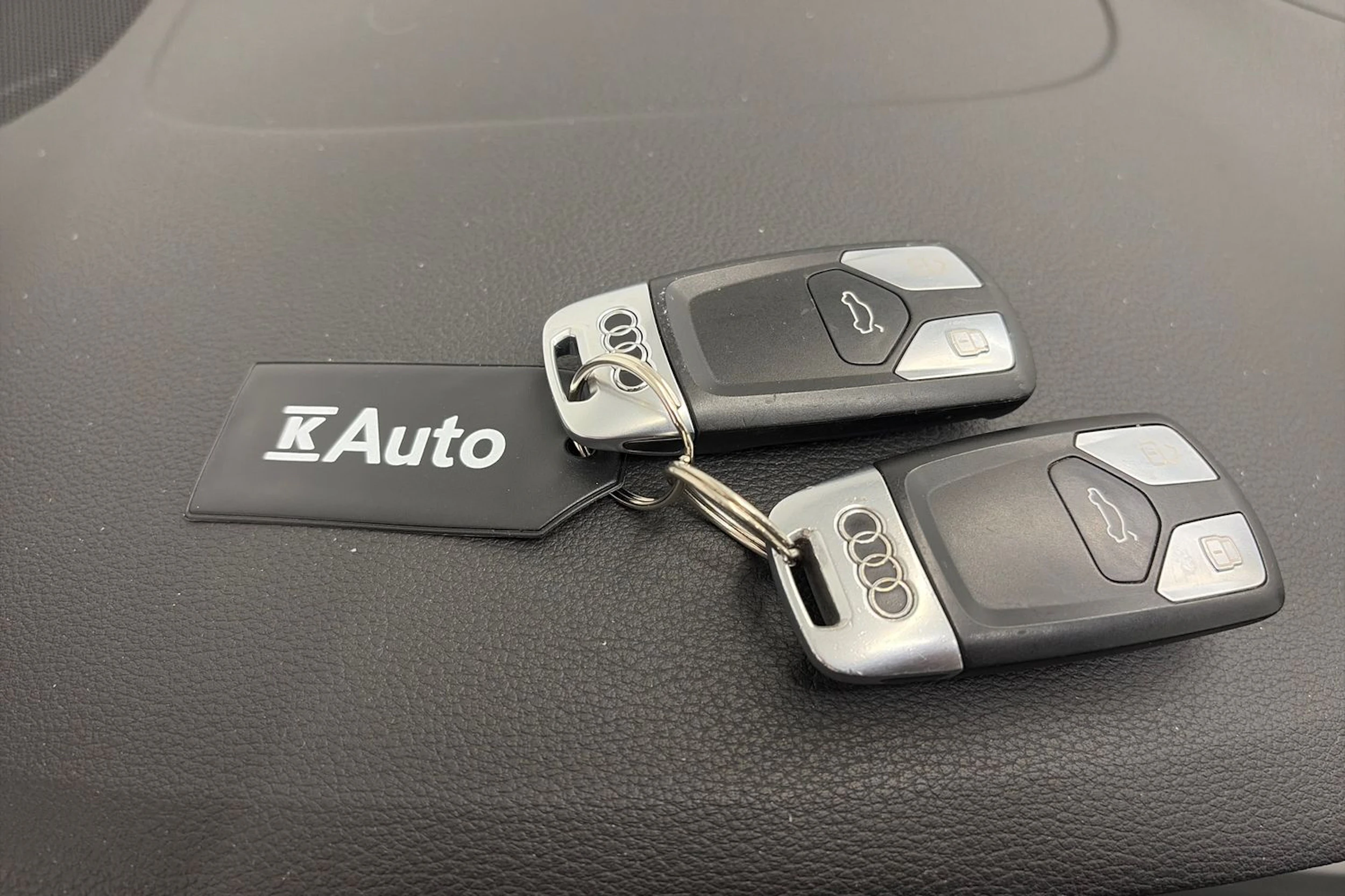 Musta Audi A4 2017 kuva 25.