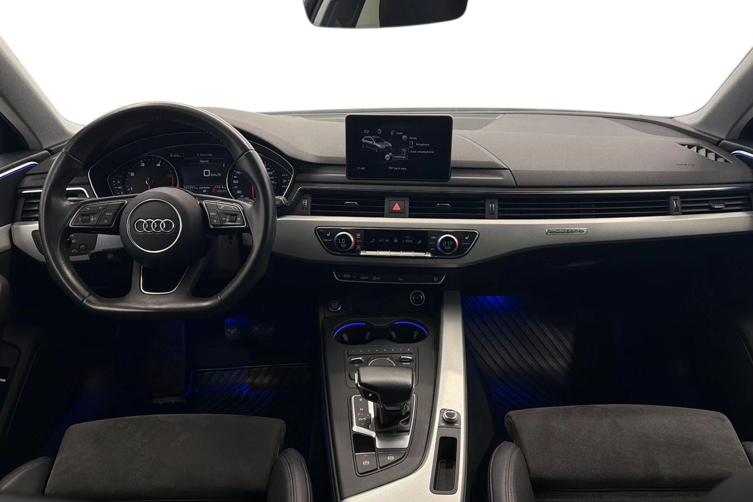 sininen Audi A4 2017 kuva 9.