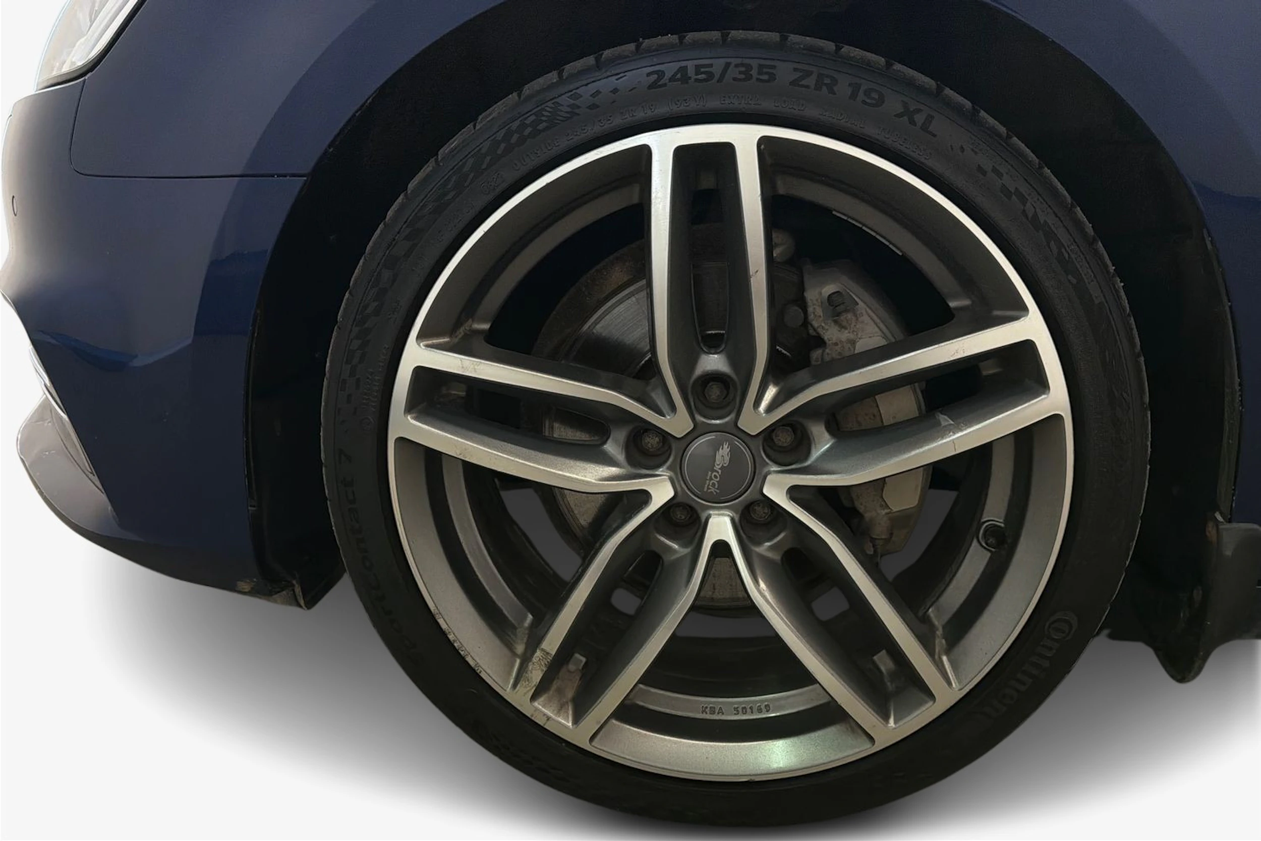 sininen Audi A4 2017 kuva 12.