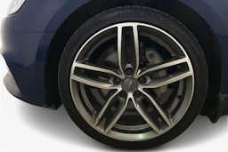 sininen Audi A4 2017 kuva 12.