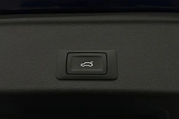 sininen Audi A4 2017 kuva 16.