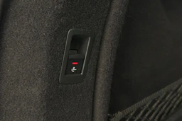 sininen Audi A4 2017 kuva 17.