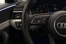 sininen Audi A4 2017 kuva 23.