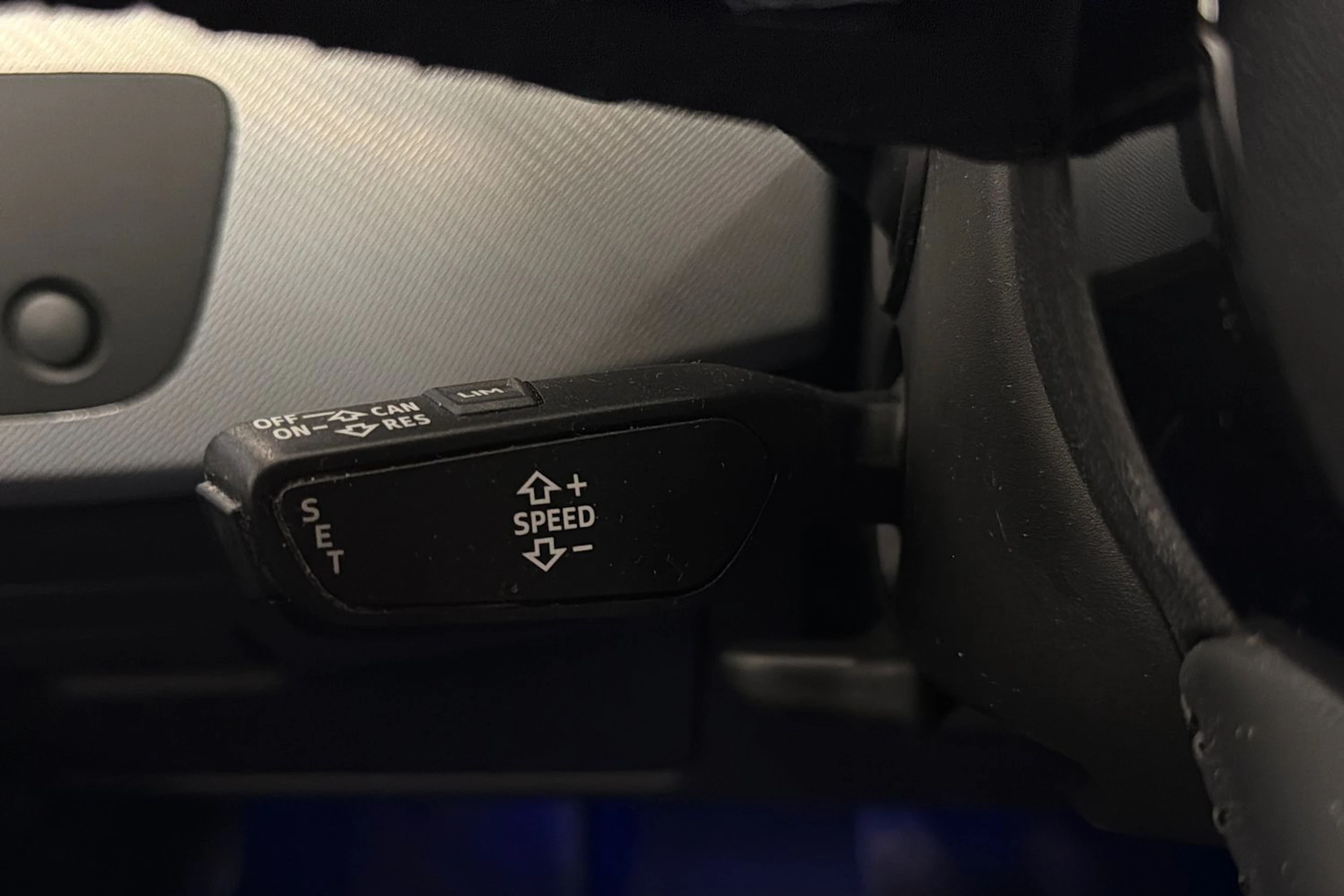 sininen Audi A4 2017 kuva 25.