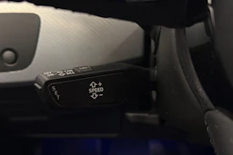sininen Audi A4 2017 kuva 25.