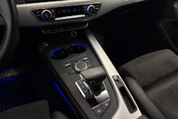 sininen Audi A4 2017 kuva 26.