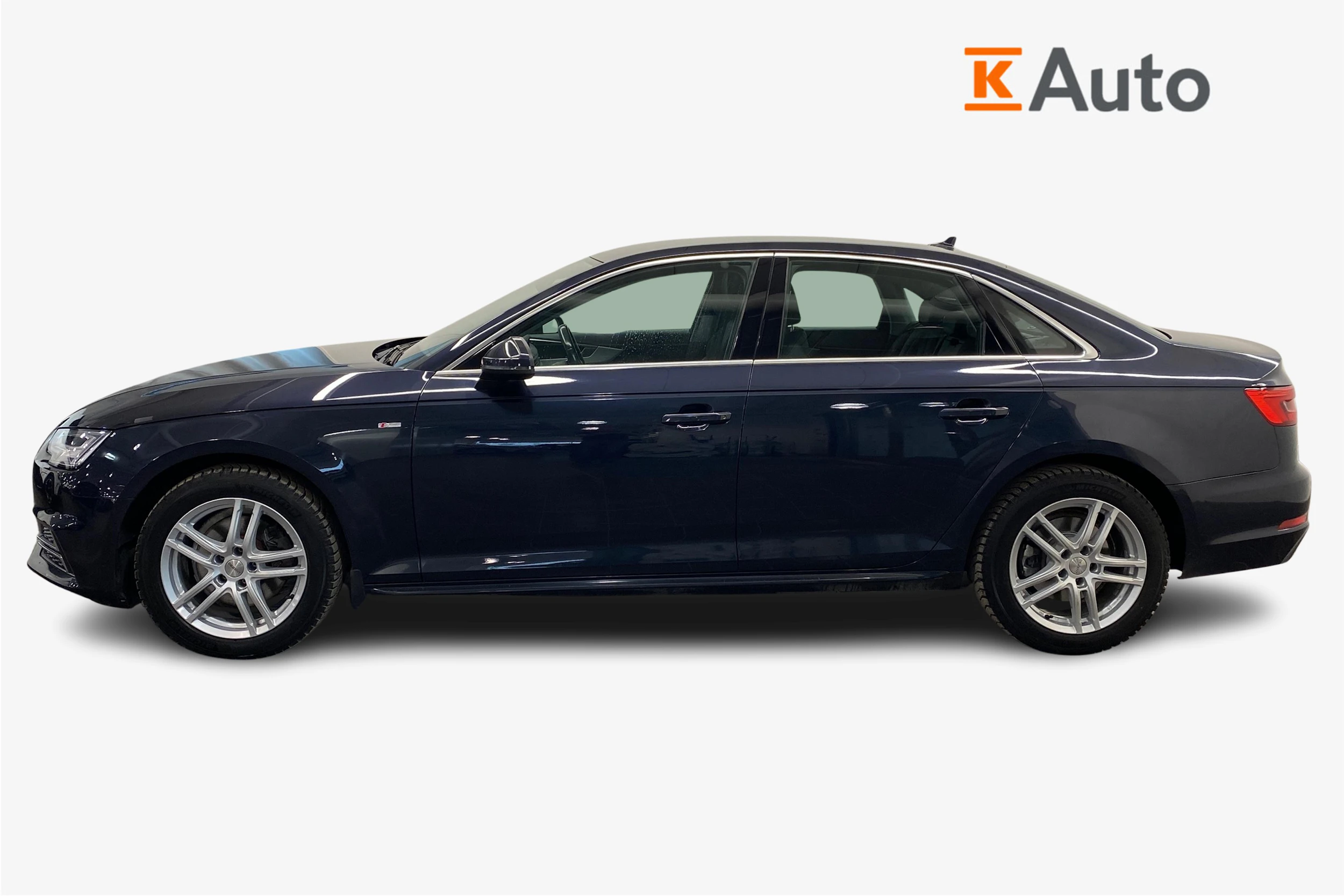 sininen Audi A4 2017 kuva 5.
