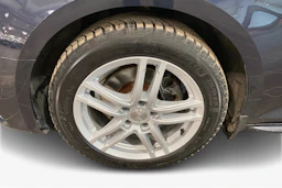 sininen Audi A4 2017 kuva 9.