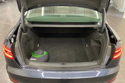 sininen Audi A4 2017 kuva 11.