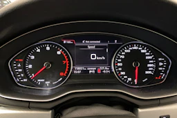 sininen Audi A4 2017 kuva 14.