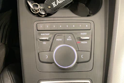 sininen Audi A4 2017 kuva 17.