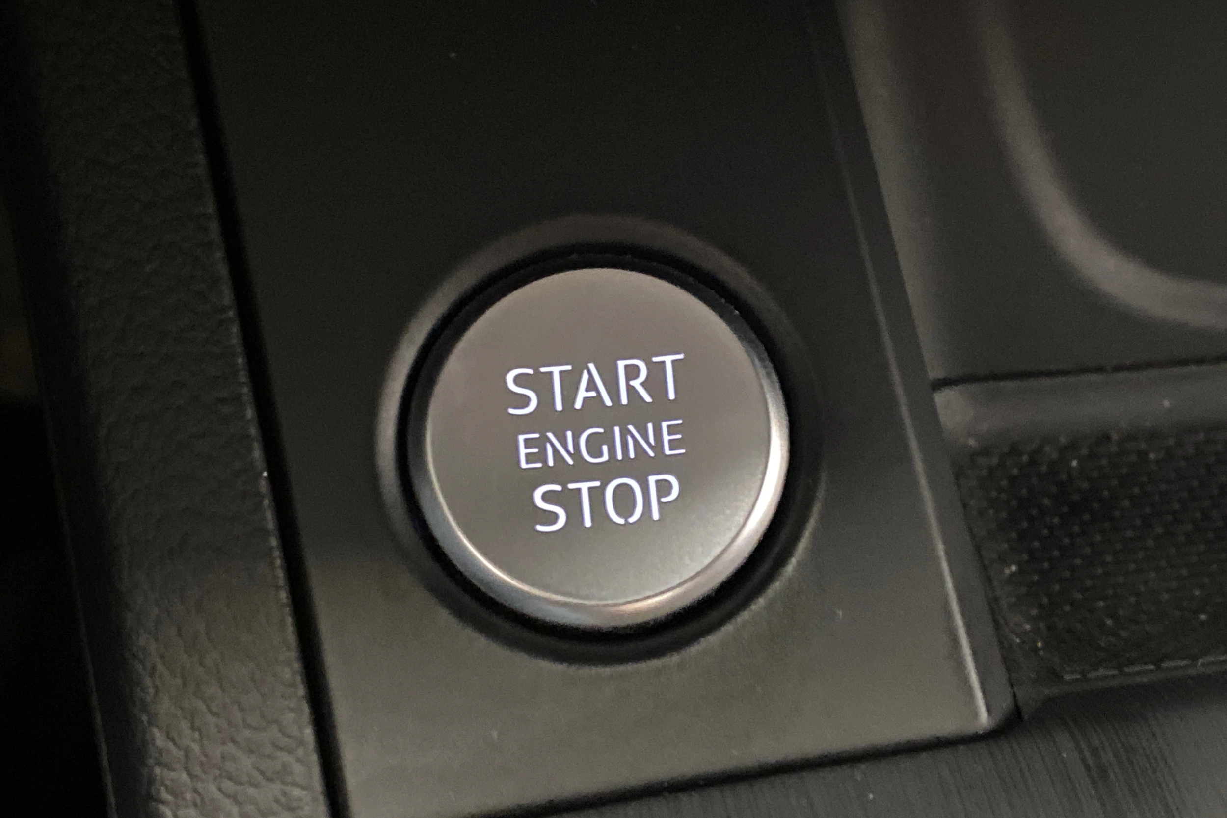 sininen Audi A4 2017 kuva 23.