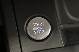 sininen Audi A4 2017 kuva 23.