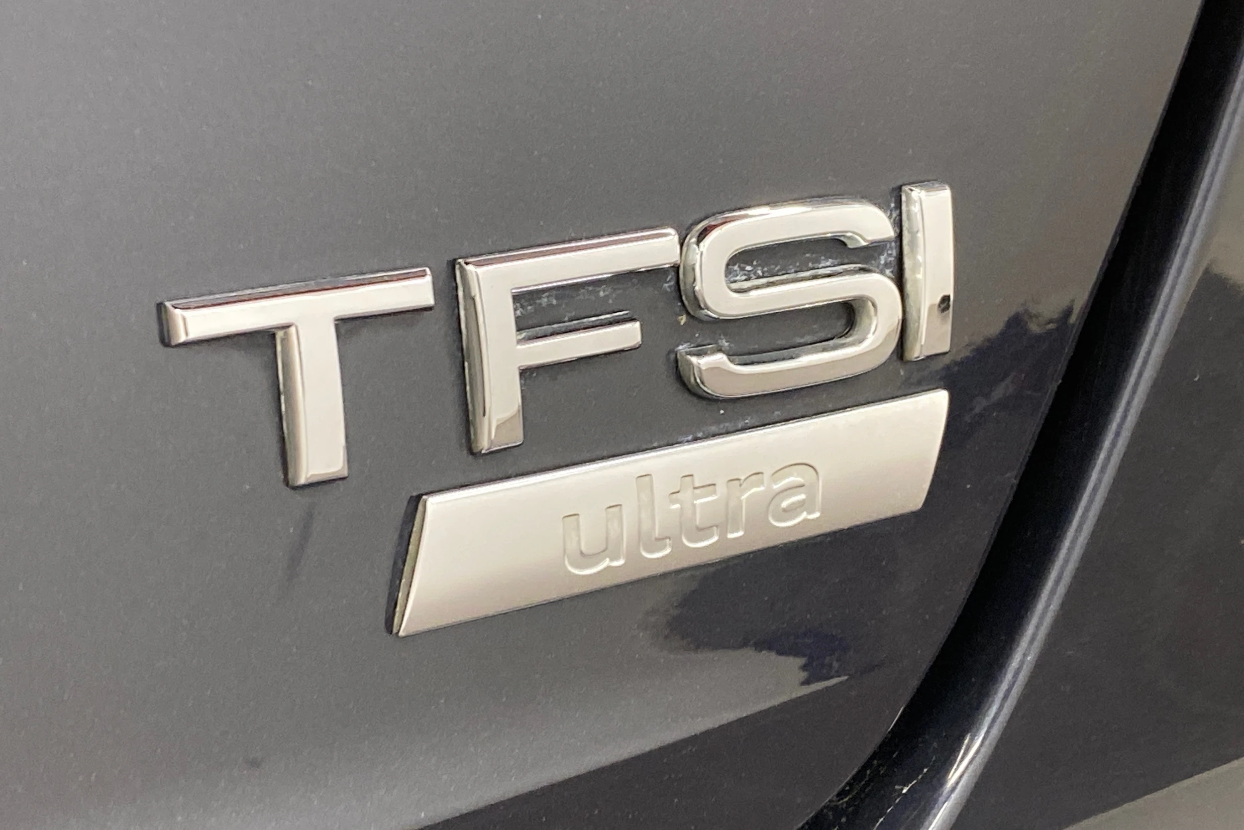 sininen Audi A4 2017 kuva 24.