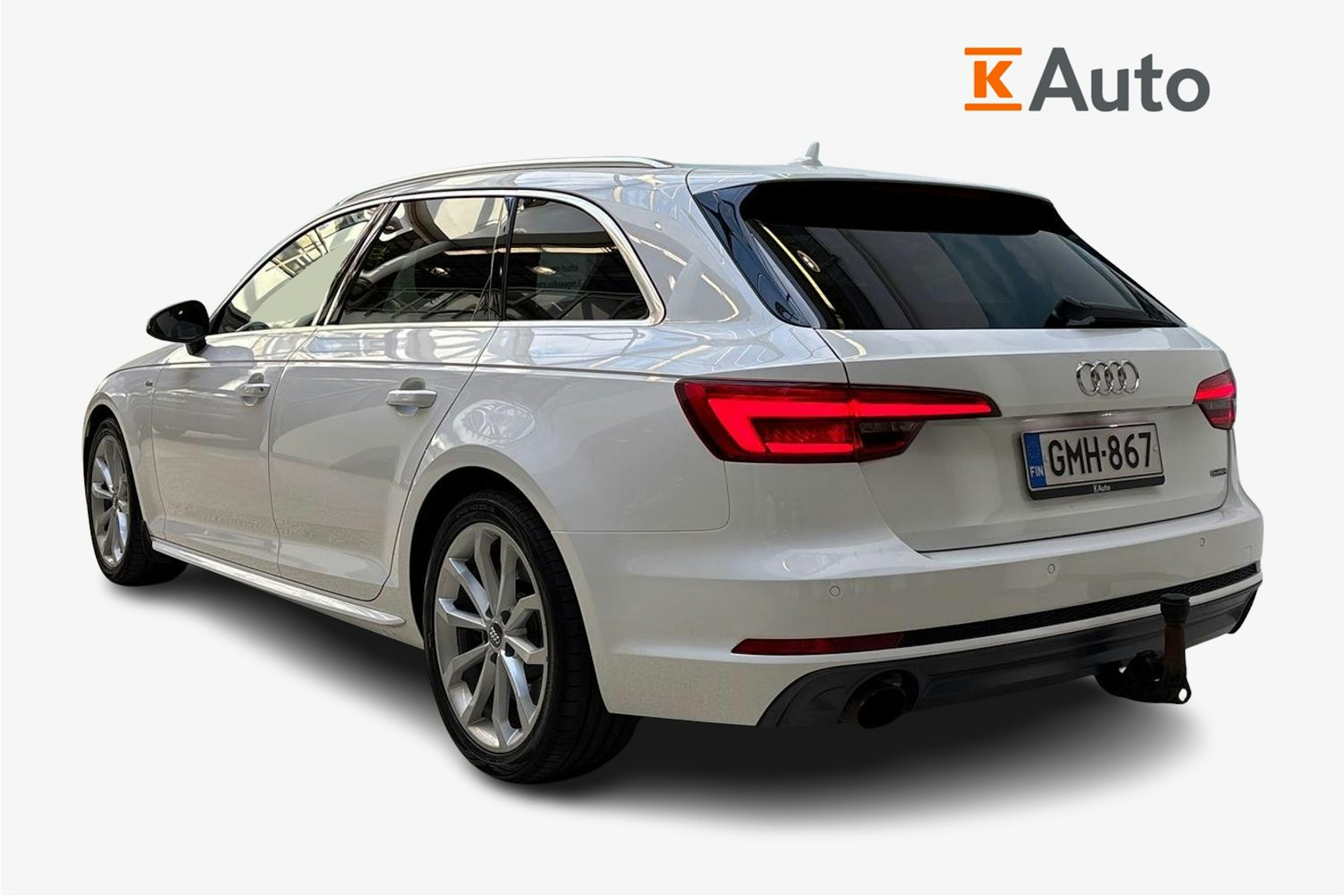 Valkoinen Audi A4 2017 kuva 3.