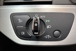 Valkoinen Audi A4 2017 kuva 19.