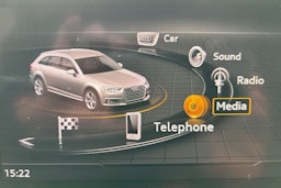 Valkoinen Audi A4 2017 kuva 23.