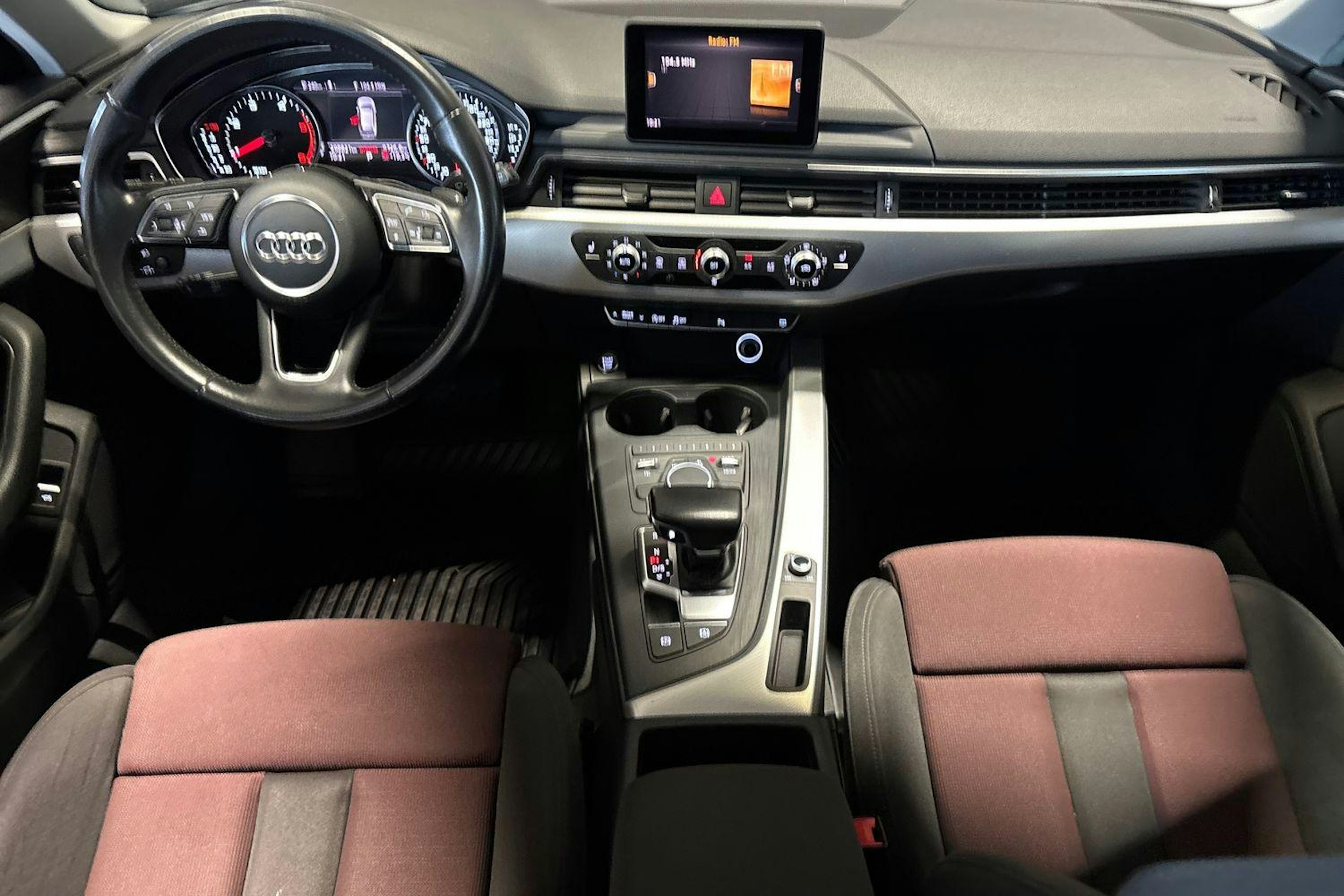 Vihreä Audi A4 2017 kuva 9.