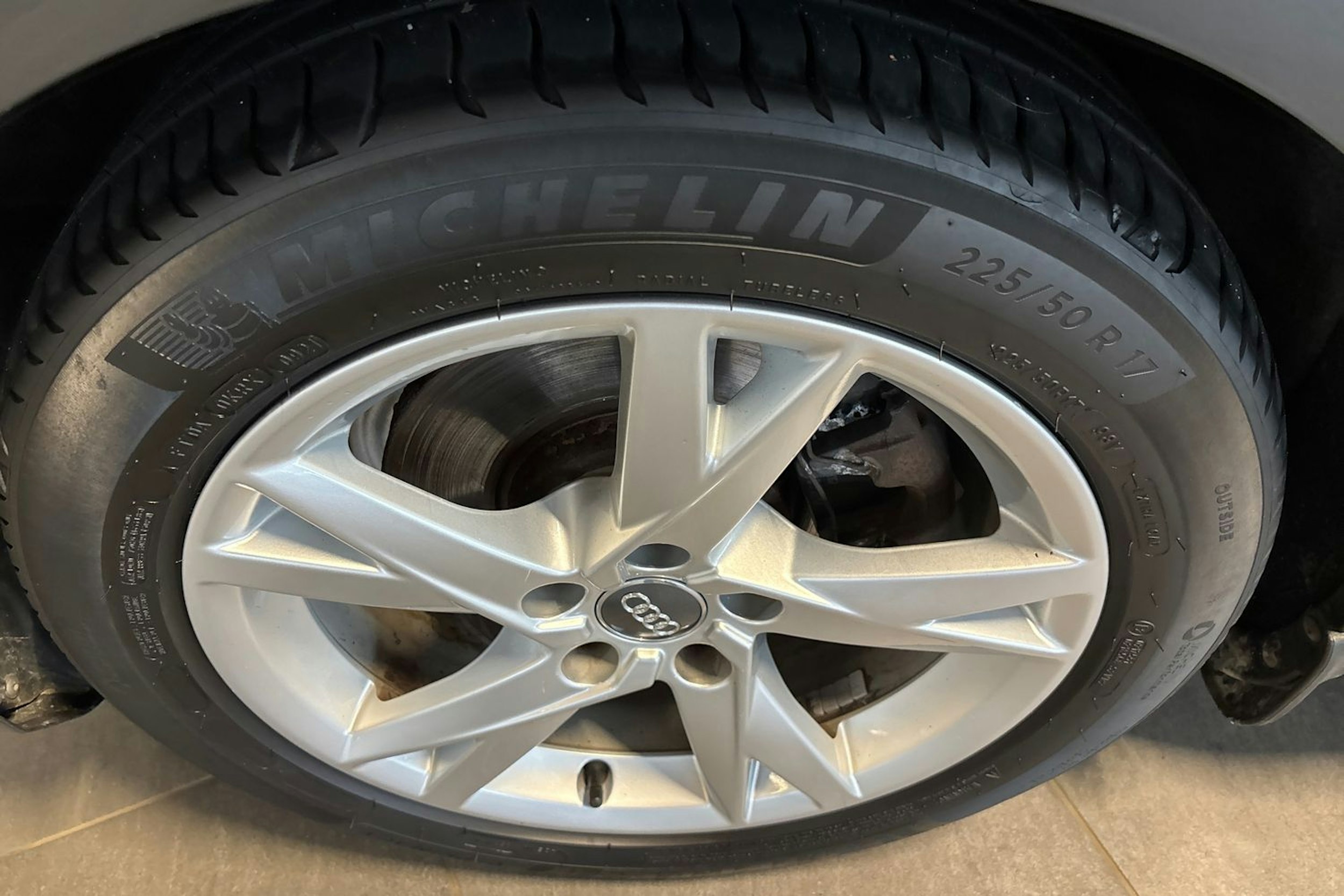 Vihreä Audi A4 2017 kuva 11.