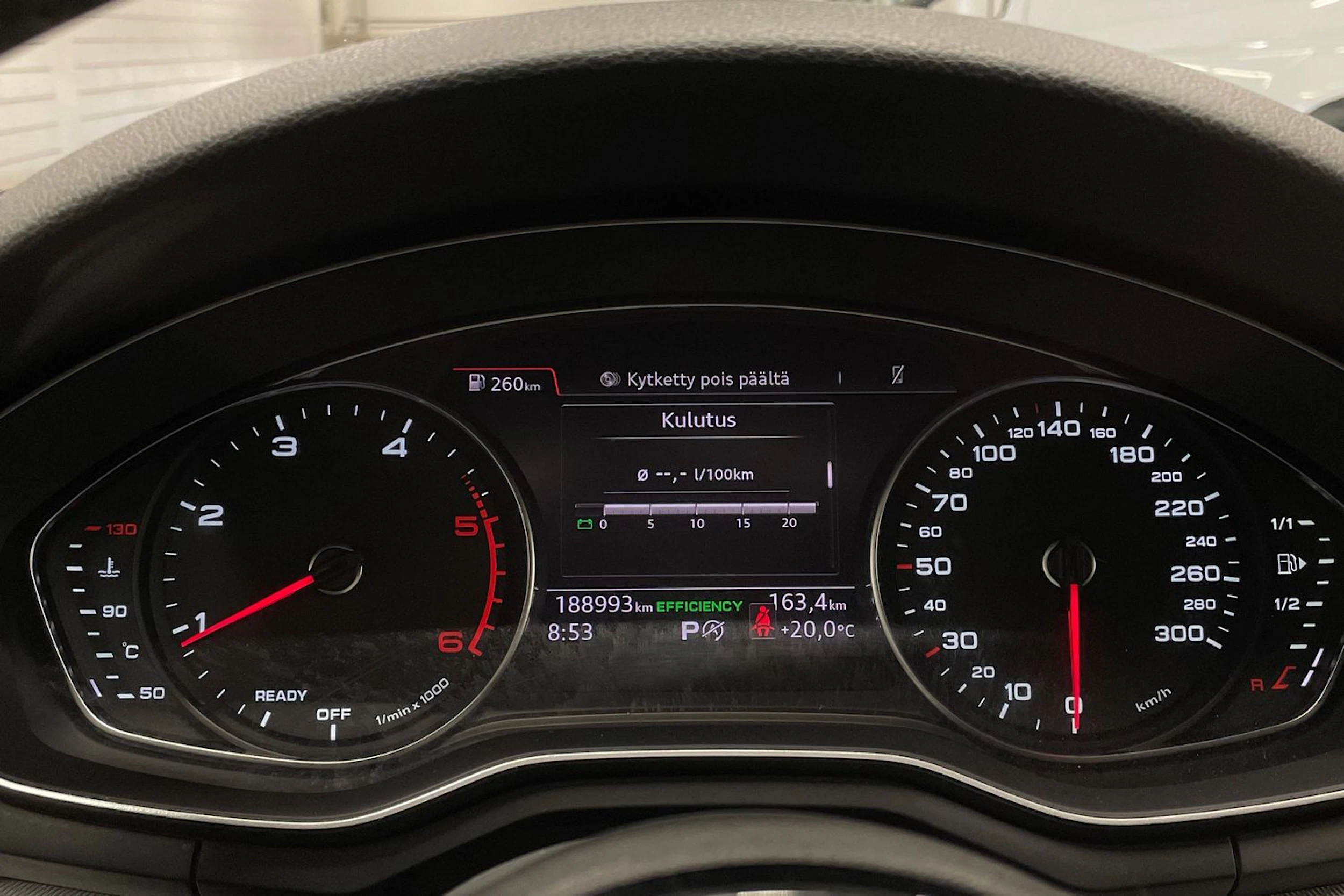 musta Audi A4 2018 kuva 17.