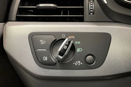 musta Audi A4 2018 kuva 21.
