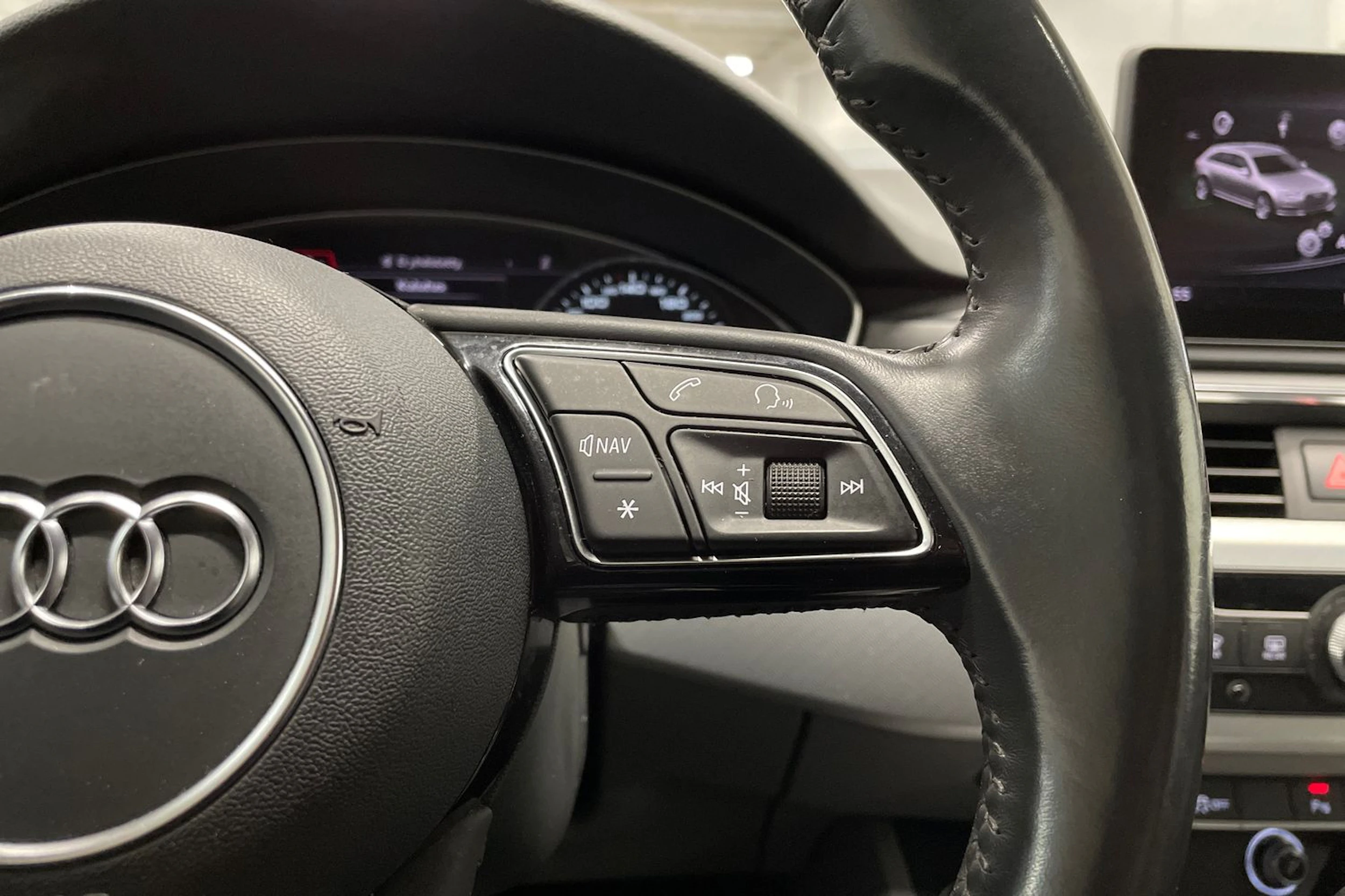 musta Audi A4 2018 kuva 23.