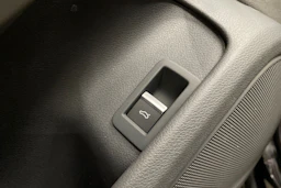 musta Audi A4 2018 kuva 24.