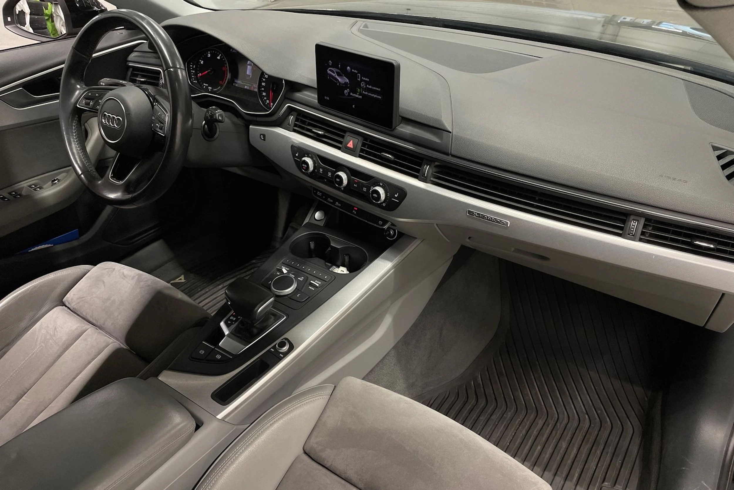 musta Audi A4 2018 kuva 27.