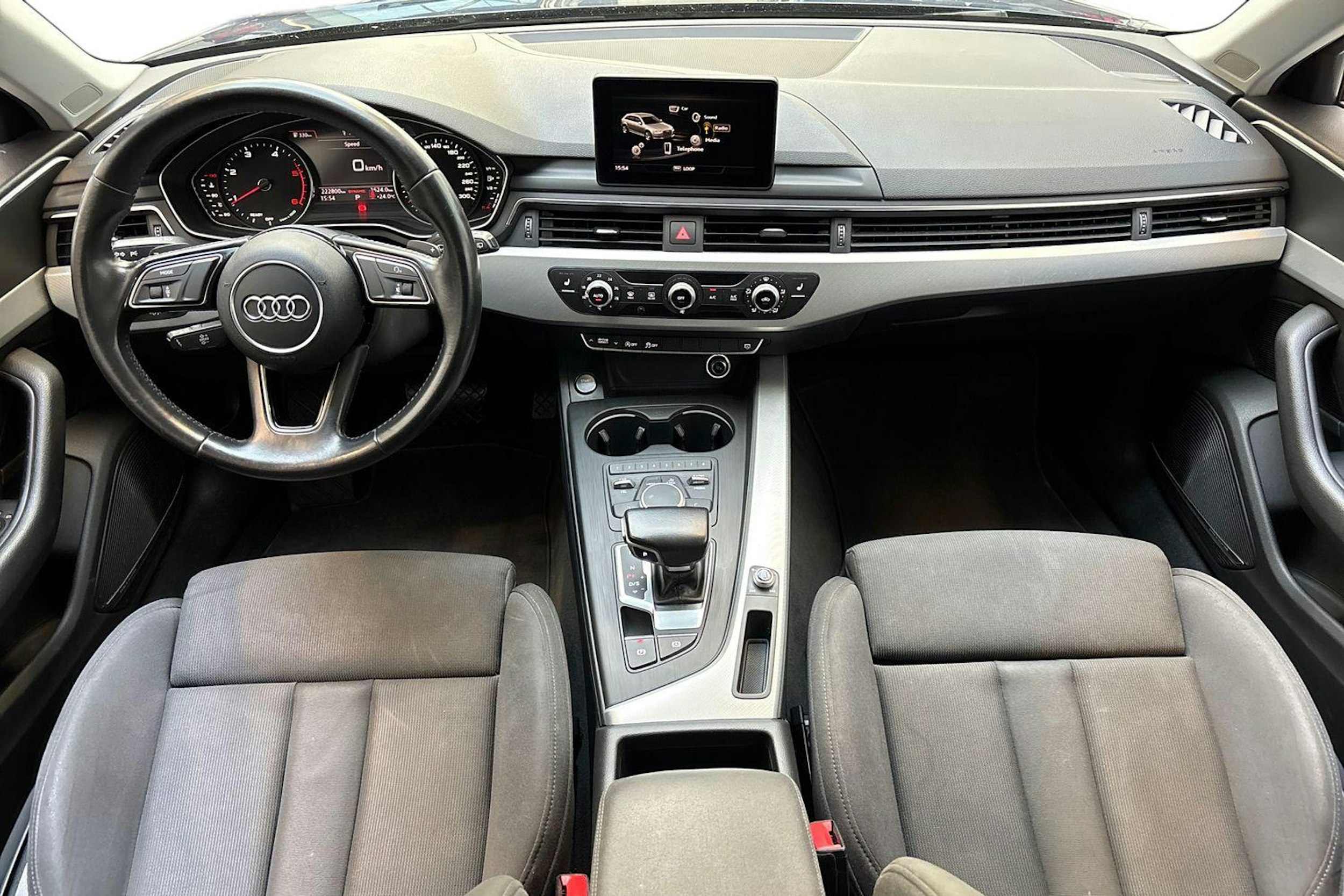 met. sininen Audi A4 2017 kuva 9.